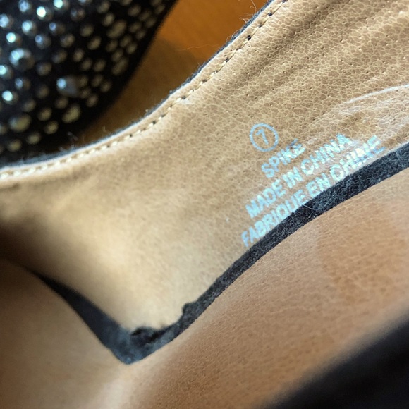 g:21  Black Glitzy heels with stones and studs. Size 7. - Picture 2 of 4